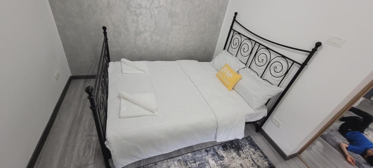 Andi 2-Apartament Байле Херкулане Екстериор снимка