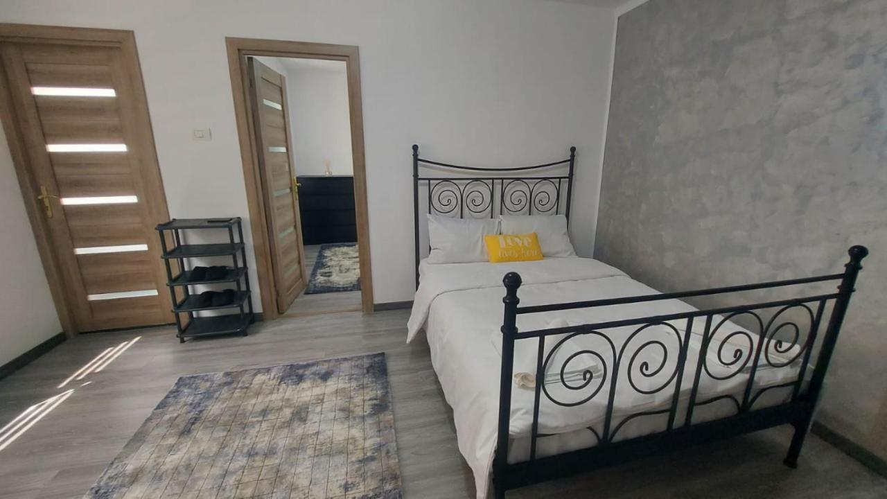 Andi 2-Apartament Байле Херкулане Екстериор снимка